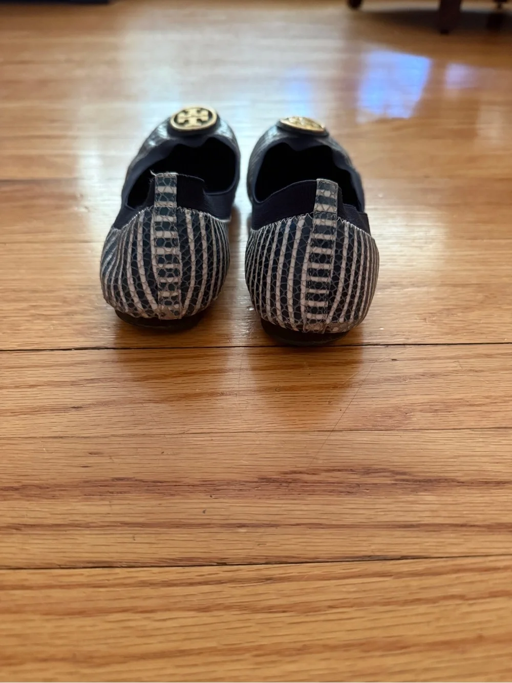 TORY BURCH leather navy blue & Caroline white stripe ballet flat, 9